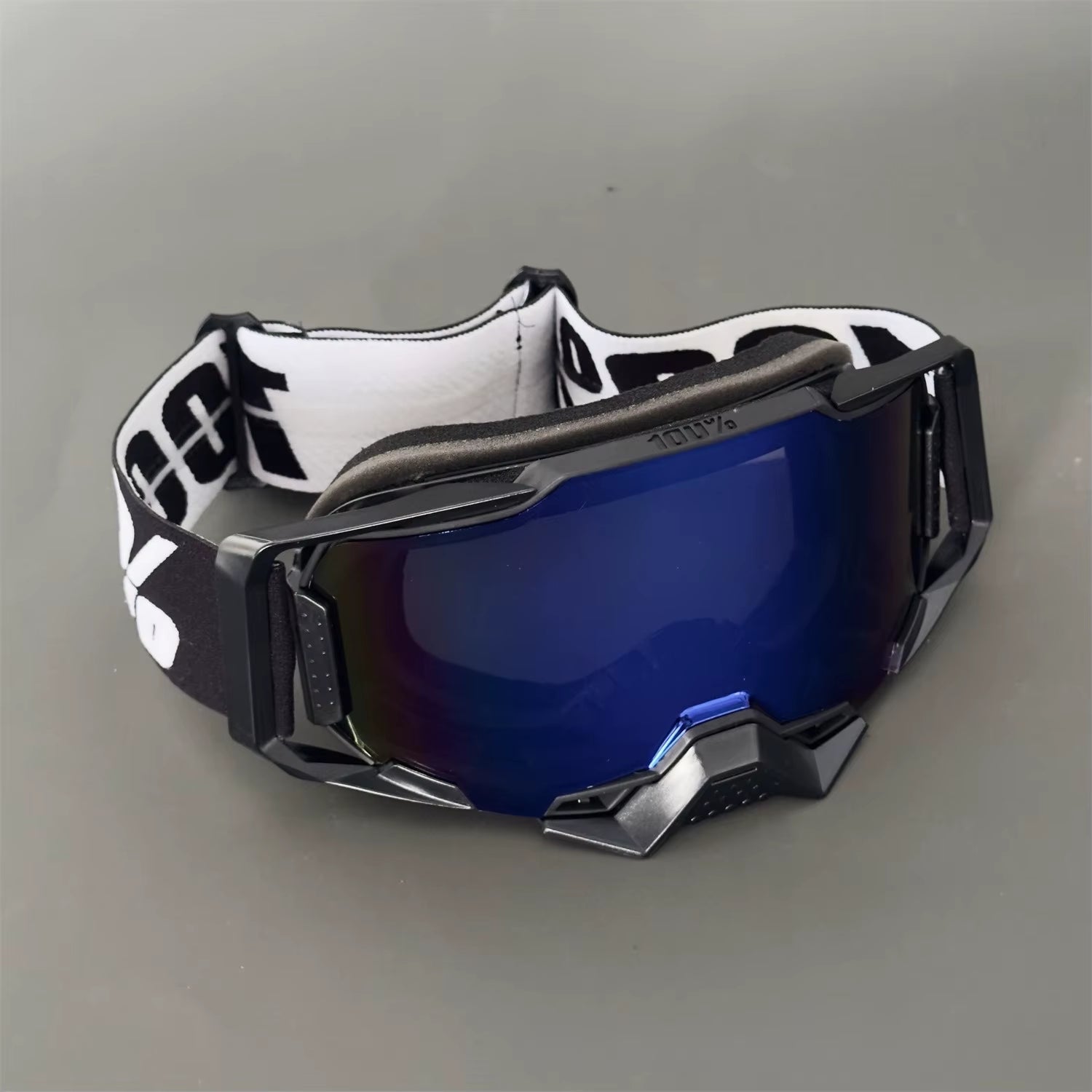 ​2025 Professional Windproof Goggles UV400 Protection Polarized Lens Dustproof Anti-Fog Motorcycle Cycling Ski Sports